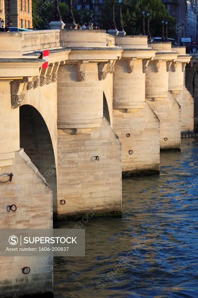France, Paris, Ile De La Cite, Seine River, Pont Neuf Bridge,