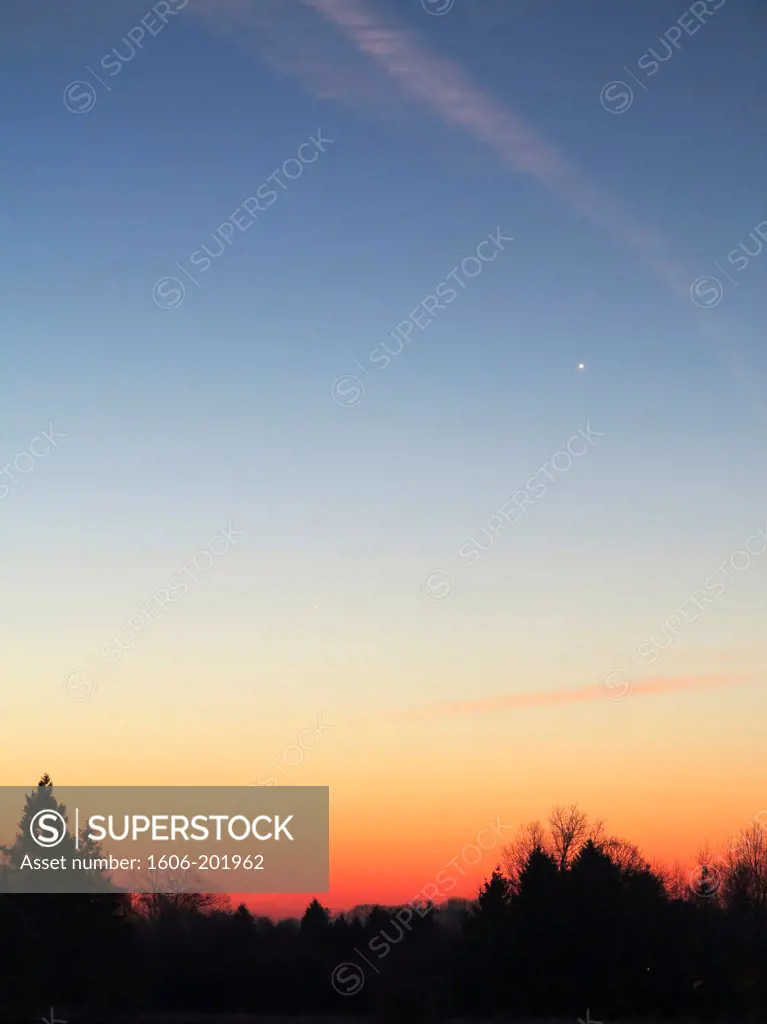 France, Seine Et Marne. Very Thin Crescent Moon (24 H Only The New Moon), Mercury And Venus Planets. December 12, 2012.