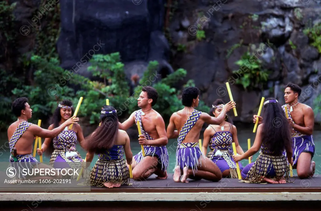 USA, Hawaii, Oahu, Laie, Polynesian Cultural Center, Pageant Of The Long Canoes,