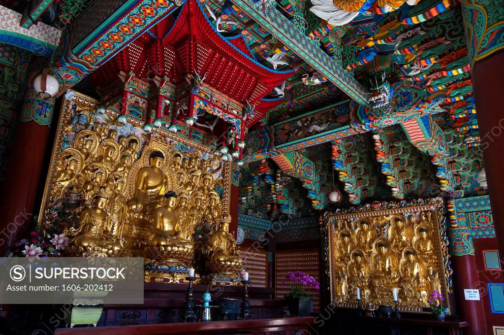 Asia, South Korea, Gyeongsangnam-Do Province, Jirisan National Park, Chibulsa Temple
