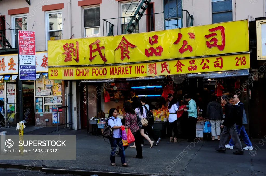 A Market In Manhattan'S Chinatown In New York City, New York State, United State, Usa