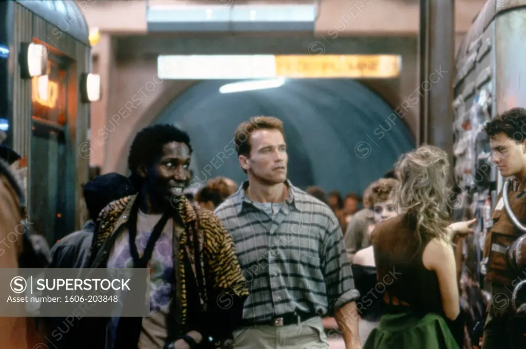 Mel Johnson Jr. and Arnold Scharzenegger, Total Recall , 1990 directed by Paul Verhoeven (TriStar Pictures)