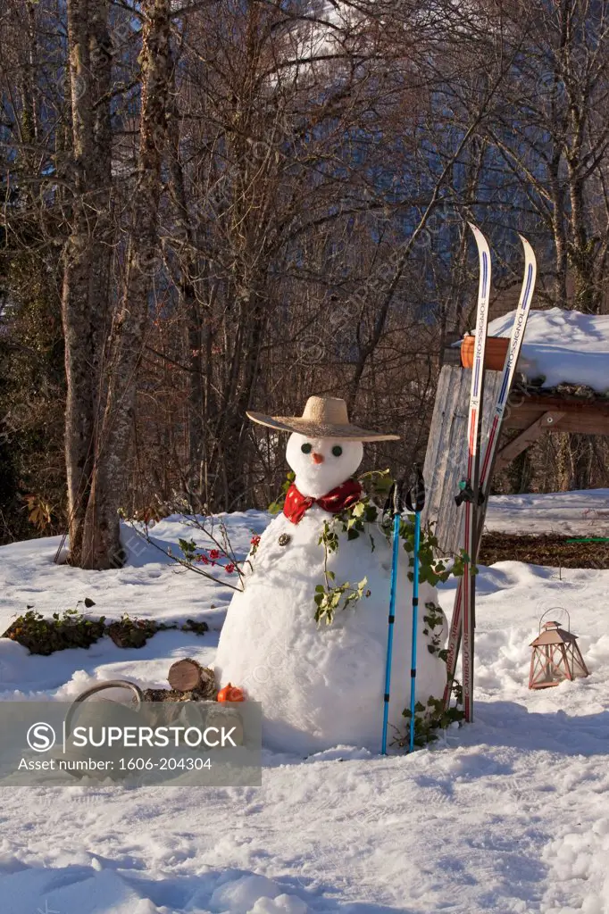 France, Ariège, snowman gardener