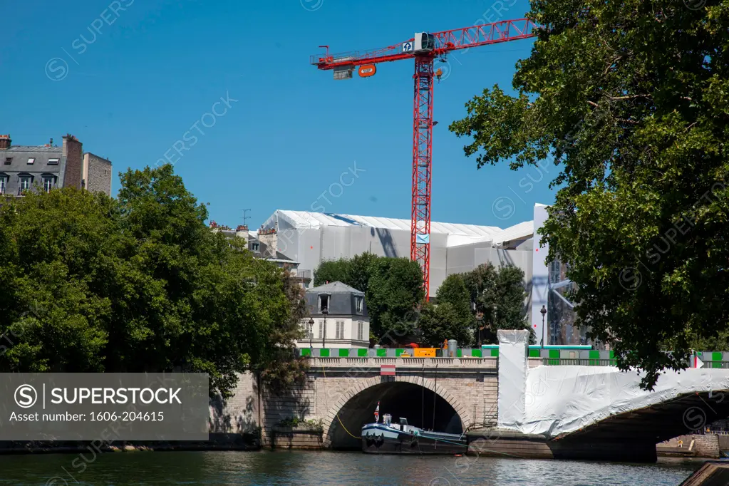 France. Paris. 4th district.  Refurbishment of a private hotel whose owner is Al Thani - Emir of the State of Qatar
