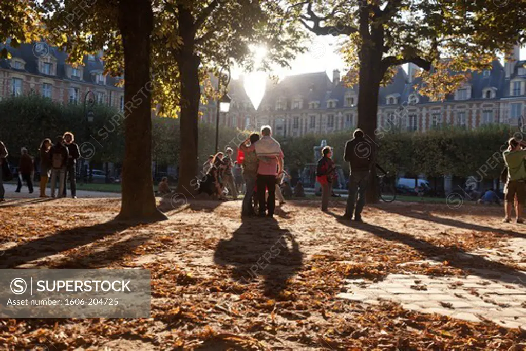 France, Paris, 3rd-4th districts, Place des Vosges in autumn