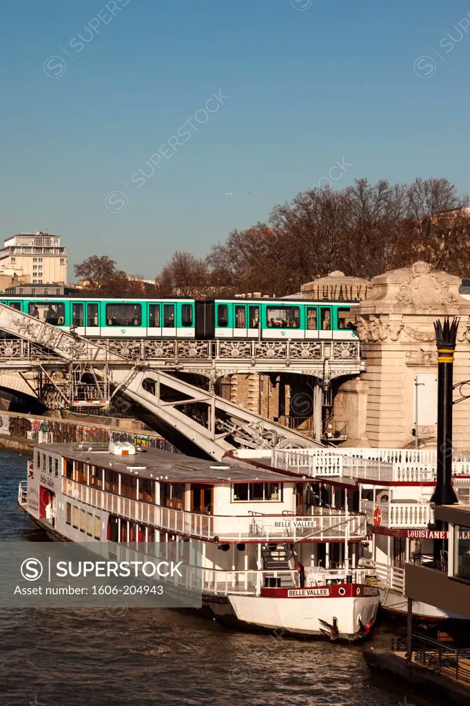 France, Paris, 13th district, Austerlitz Elevated subway metro line