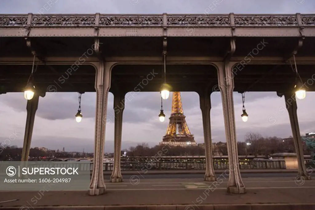 France, Paris, Bir Hakeim Bridge, The Eiffel Tower in the background