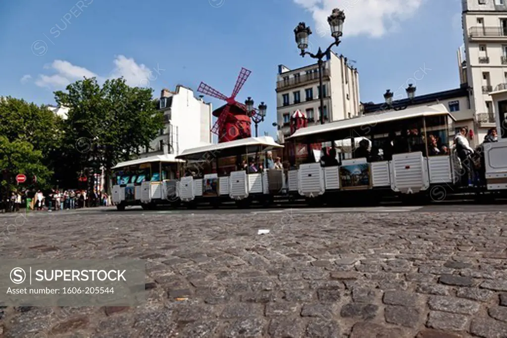 France, Paris, 9th district, Place Pigalle, Moulin Rouge,  scenic railway