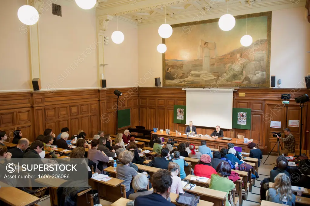 Paris 5th district, the Sorbonne, the amphitheate Guizot, colloquium of the "" Spring of the poets "" on 2013