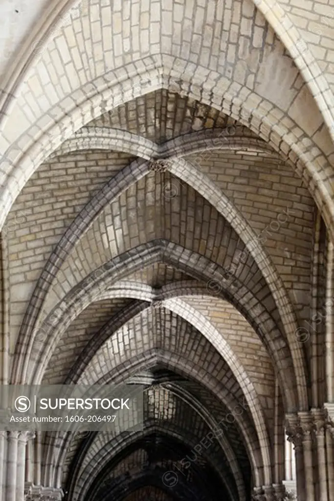 Basilica of St. Denis. Nave. Diagonal rib-vault. Saint-Denis. France.