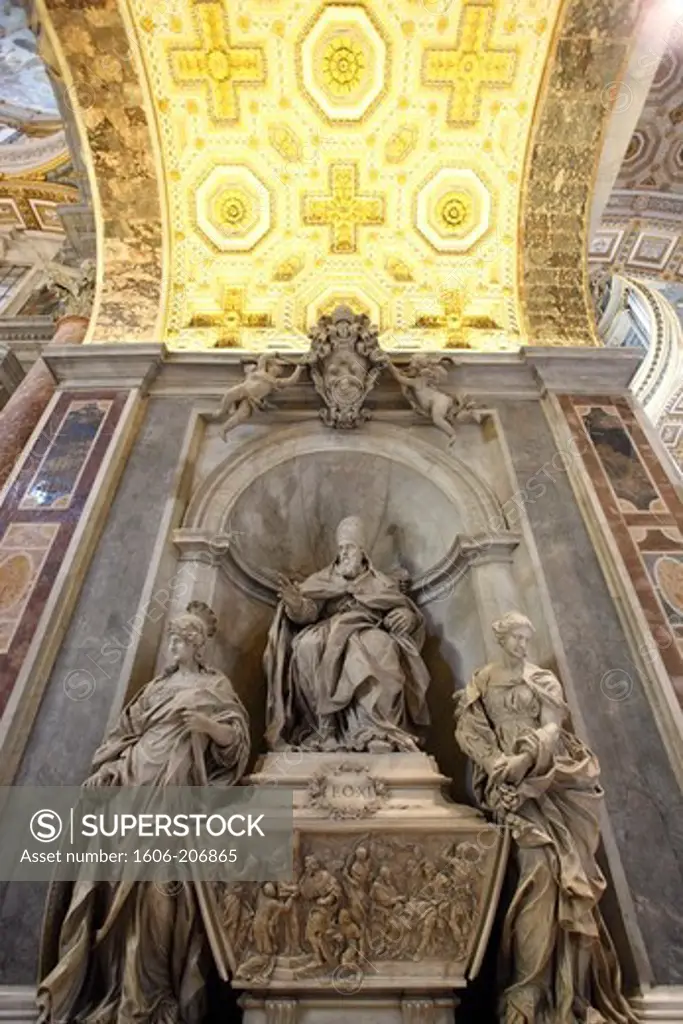 Italy. Rome. The Vatican. St. Peter's Basilica. Sculpture representing Pope LEO XI