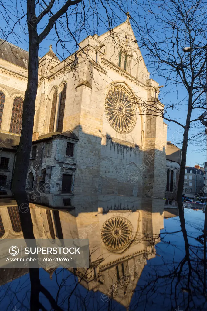 France, Loire valley, Angers, historic capital of Anjou, Saint Maurice Cathedral