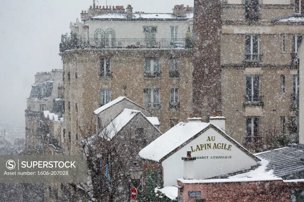 France, Paris, the steep butte of Montmartre in winter