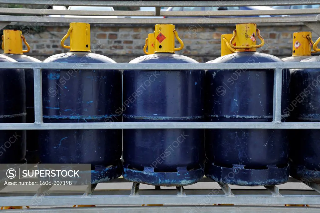 France, Brittany, sale of Total gas cylinders in Doelan port, deposit, energy.