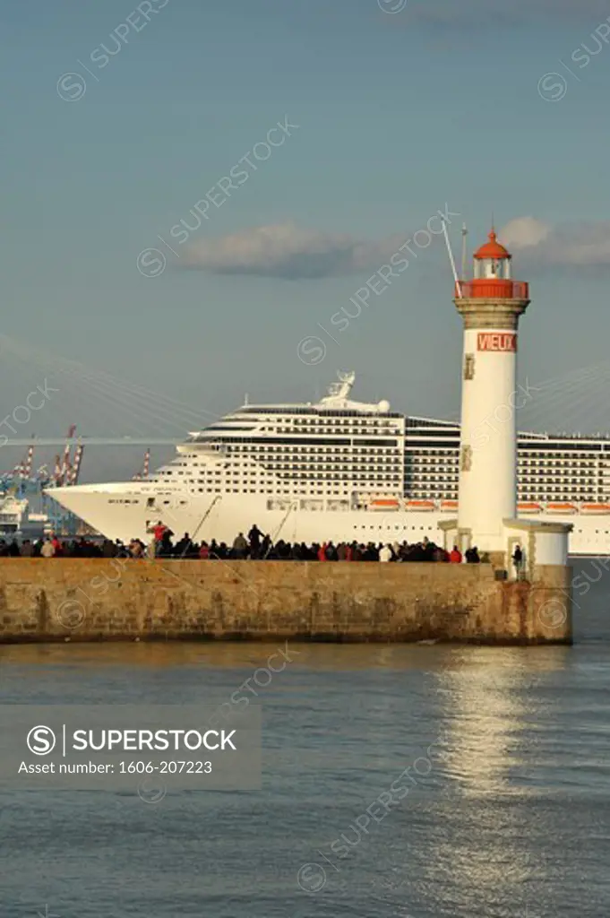 France, Pays de la Loire, STX shipyards in Saint-Nazaire, delivery of MSC Preziosa giant liner, ship leaves port in front of a crowd of visitors.