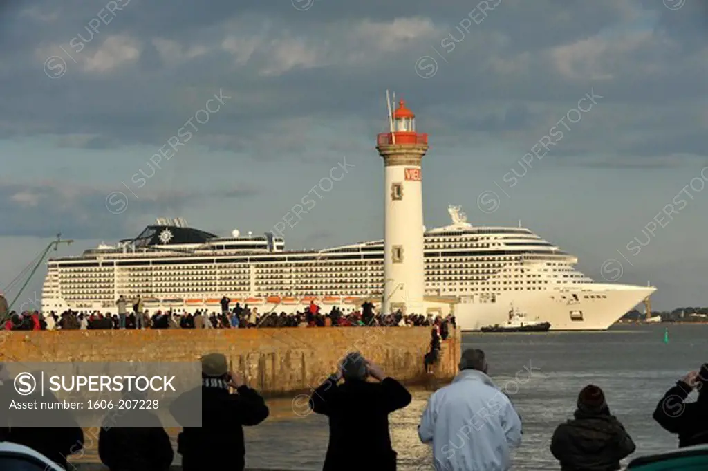 France, Pays de la Loire, STX shipyards in Saint-Nazaire, delivery of MSC Preziosa giant liner, ship leaves port in front of a crowd of visitors.