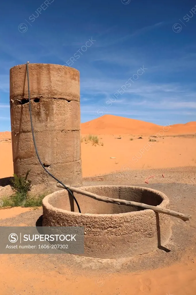 Africa,Morocco: a well in the Erg Chebbi.