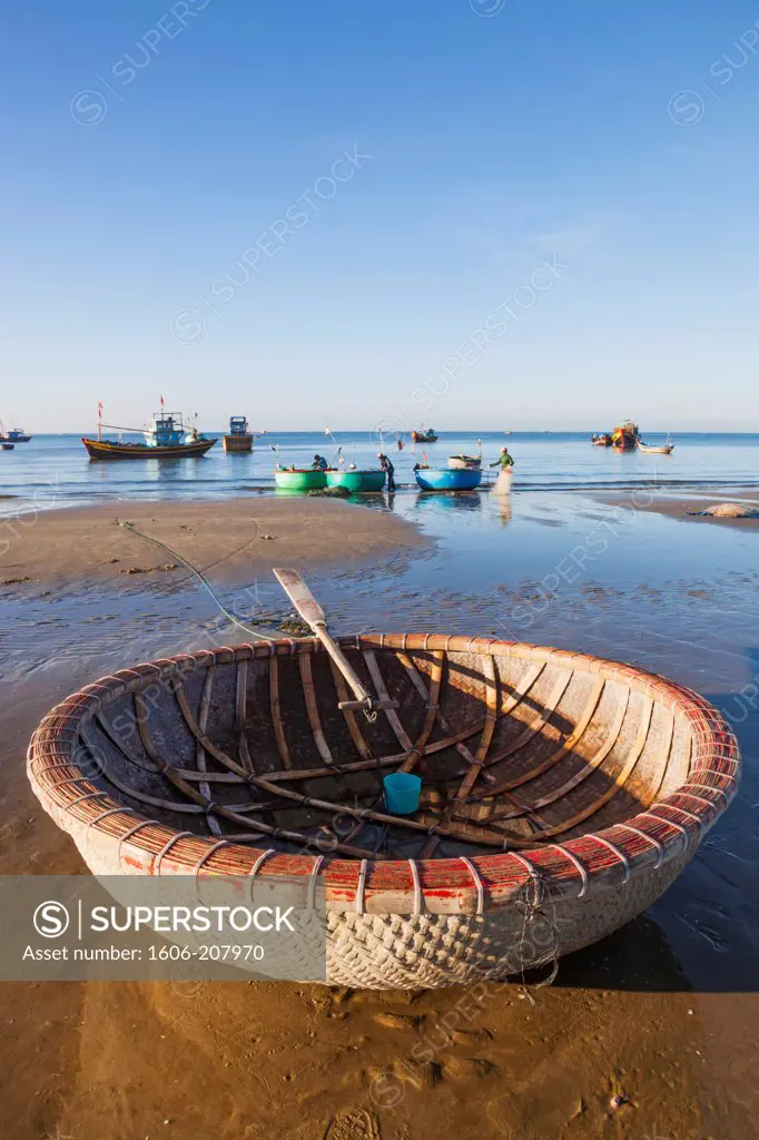 Vietnam,Mui Ne,Mui Ne Beach,Coracle Fishing Boat