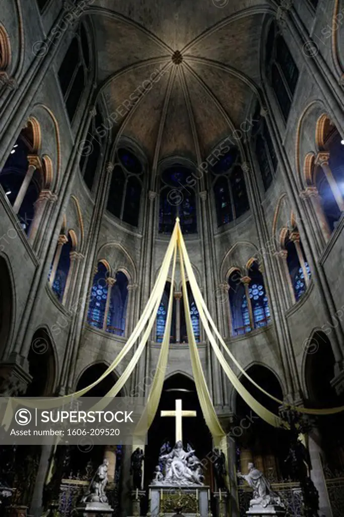Choir and Pietà statue. Sculptor Nicolas Coustou. Notre-Dame de Paris cathedral. Paris. France.