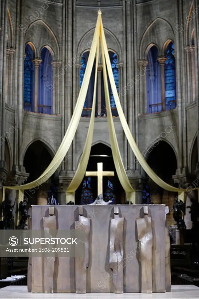 Altar. Notre-Dame de Paris cathedral. Paris. France.
