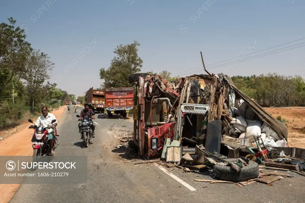 India, Karnataka State, road accident