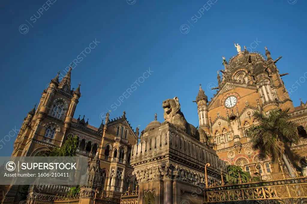 India, Maharastra State, Mumbay City, Dadabhai Naoroji Road and Victoria Station (Chatrapati Shivaji Terminal)
