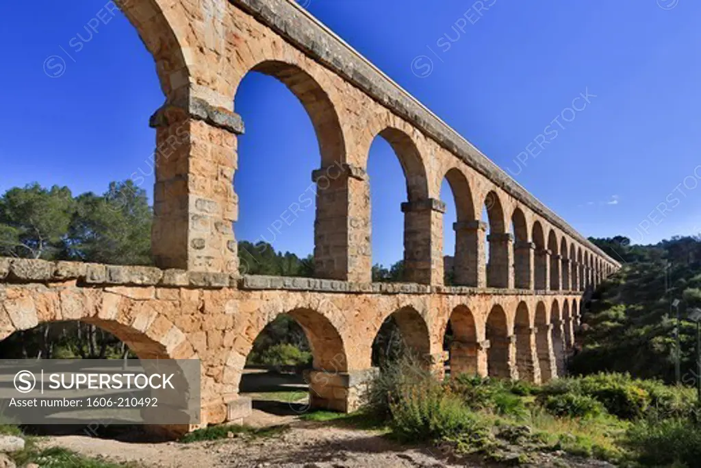 Spain, Catalunya Region, Tarragona City, (UNESCO), roman built aquaduct, known as ""the devil´s bridge""