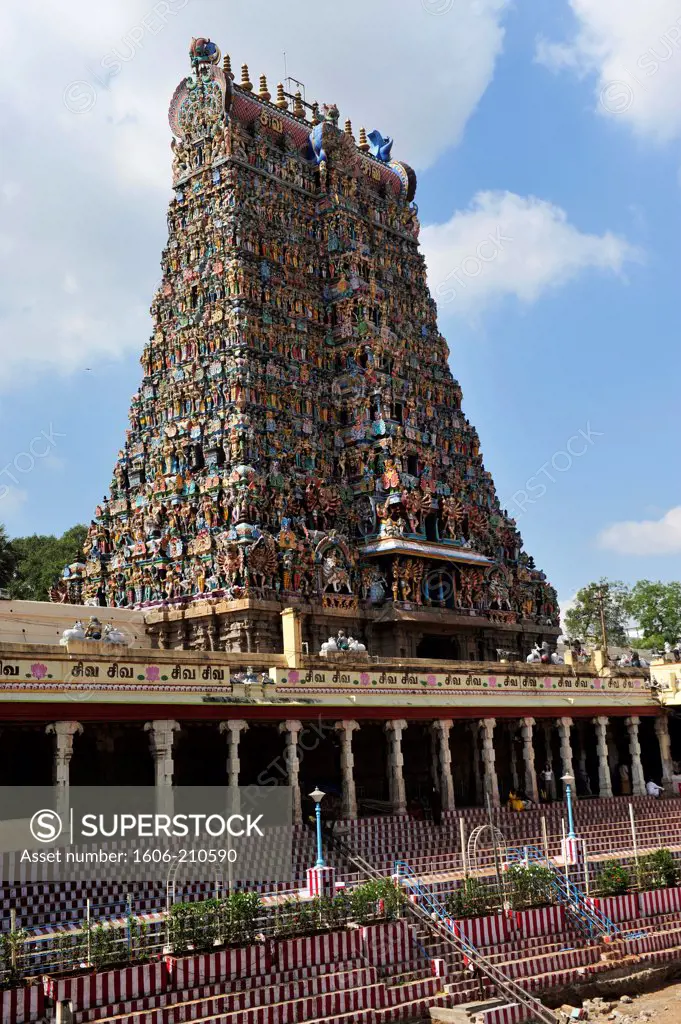 Gopuram of the Meenakshi temple in Madurai,Tamil Nadu,South India,Asia