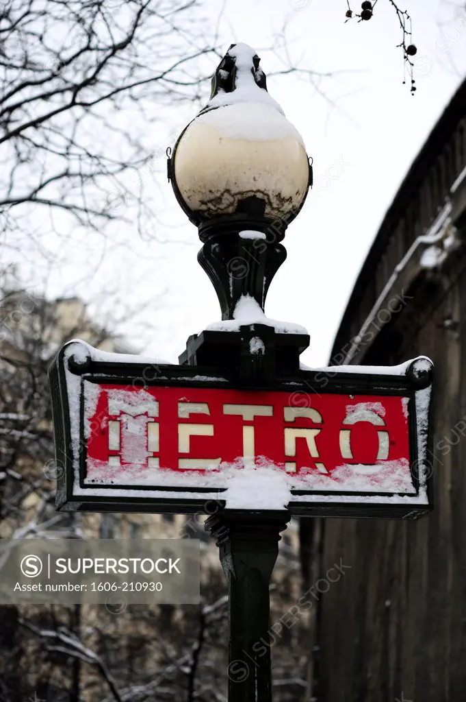 Paris metro sign in Trocadero,France,Europa