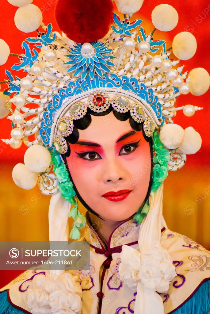 Taiwan, Taipei, Taiwan Cement Hall, Taipei Eye, chinese opera singers Chang Snow striking a pose before going on stage