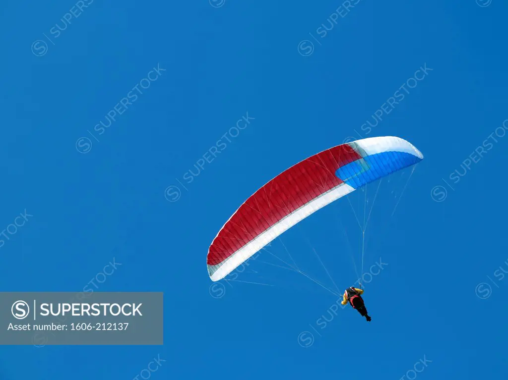 France, Normandy. Manche. Granville. Le Plat Gousset. Paragliding.