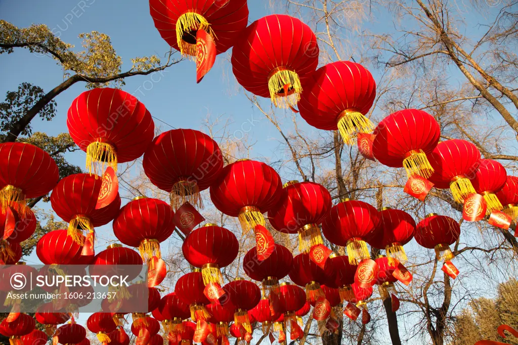 Asia,China, Yunnan, Kunming, Green Lake Park, lanterns,