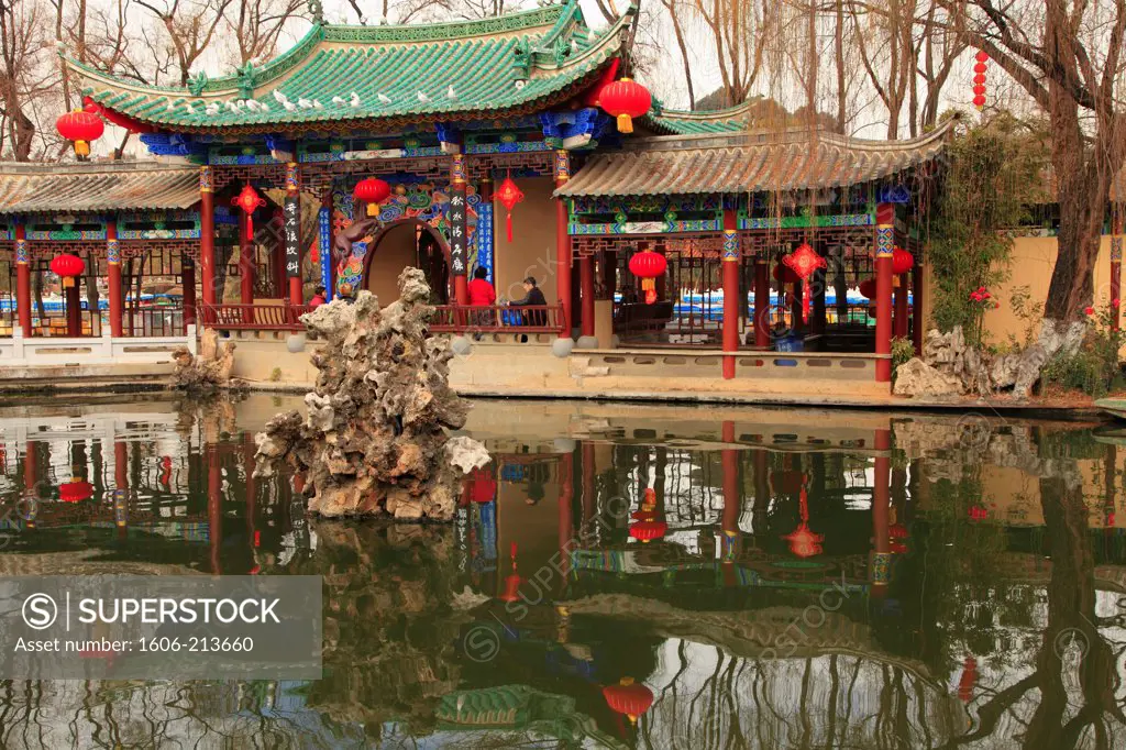 Asia,China, Yunnan, Kunming, Green Lake Park, pavilion,