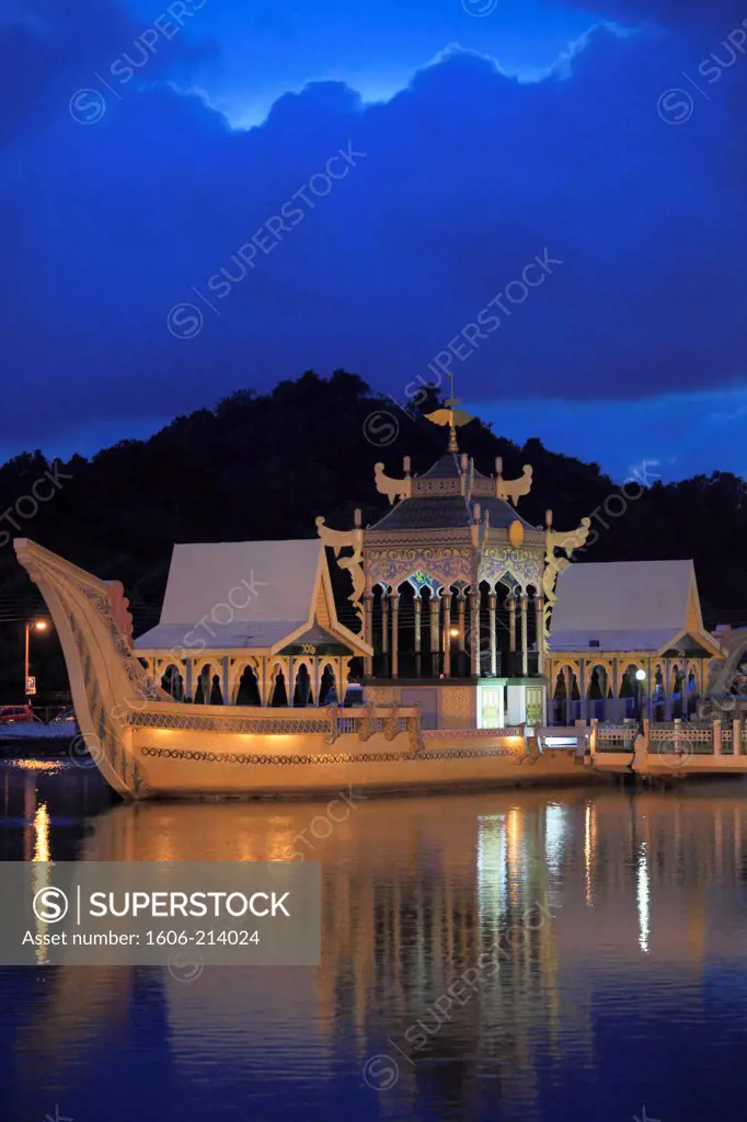 Asia,Brunei, Bandar Seri Begawan, Omar Ali Saifuddien, Mosque, royal barge,