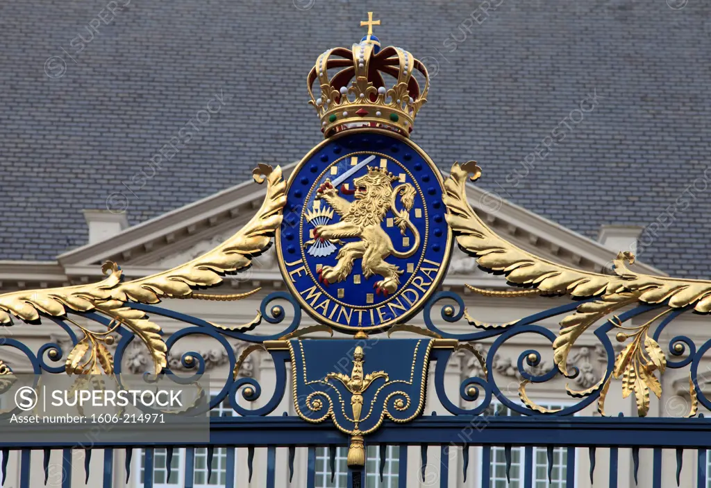Netherlands, The Hague, Paleis Noordeinde, royal palace, gate, coat of arms
