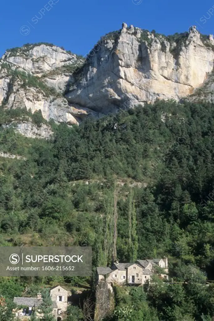 France, Languedoc-Roussillon, Lozere (48), Tarn gorges, La Sabliere hamlet near Le Rozier
