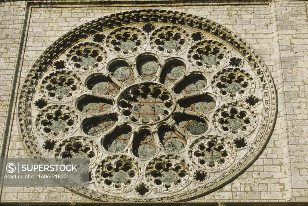 28. Cathédrale de Chartres, gros plan sur rosace de la facade ouest