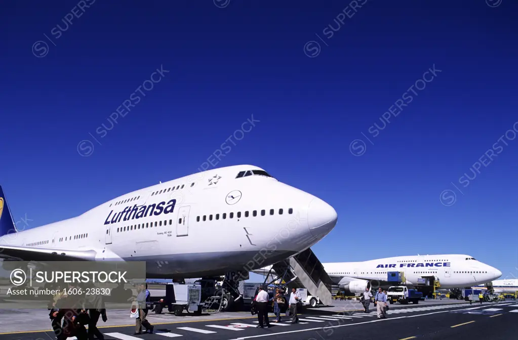 Boeing 747 of Lufthansa company (german national company), and Boeing 747 of Air France company