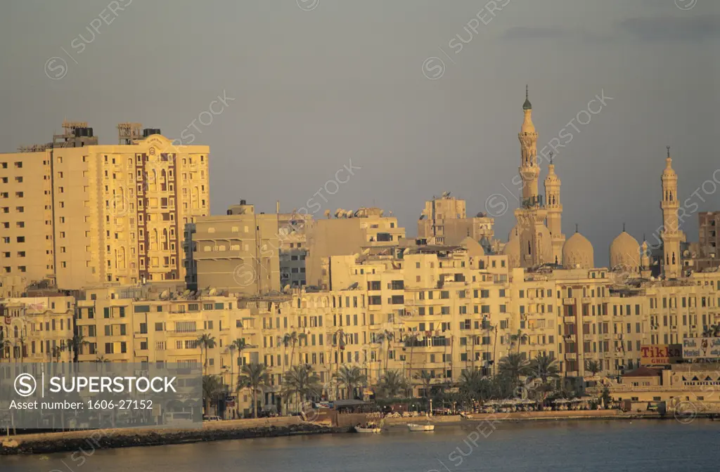 Egypt, Alexandria, buildings at seaside, mosque Abou el abbas el Morsi in background