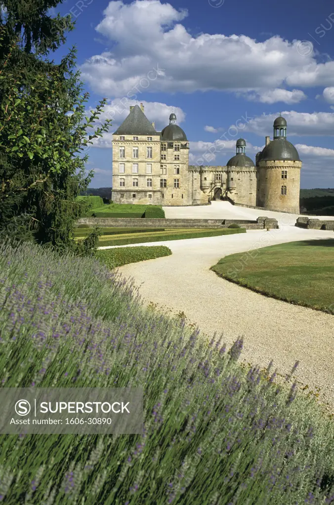 France, Aquitaine, Dordogne, Chteau de Hautefort, path, lavender