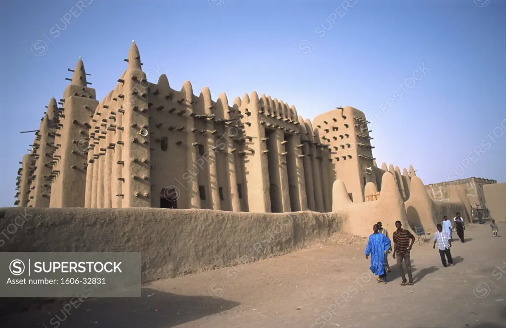 Mali, Djenné mosque, people walking