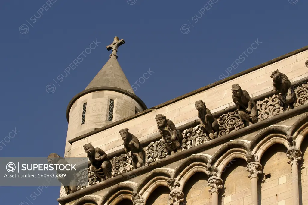 France, Burgundy, Côte-d'Or, Dijon, gargoyles of Notre Dame, turret and sculptures