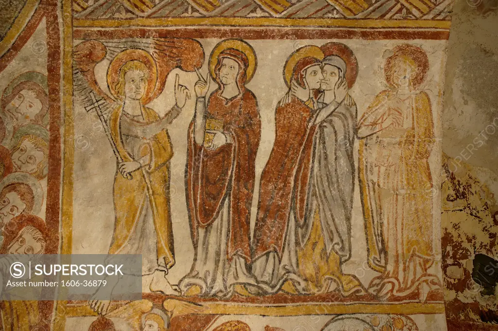 Gargilesse-Dampierre, inside Roman church(11-12th) frescos of the crypt (13th 15th)