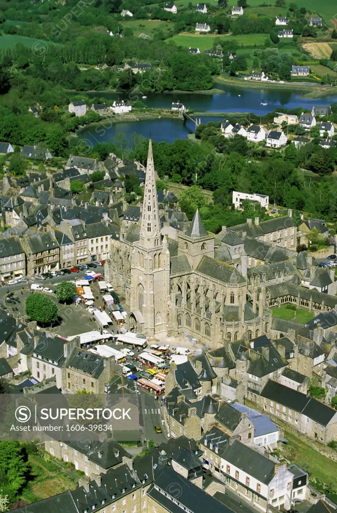 France, Brittany, Cotes d'Armor, Tréguier, aerial view