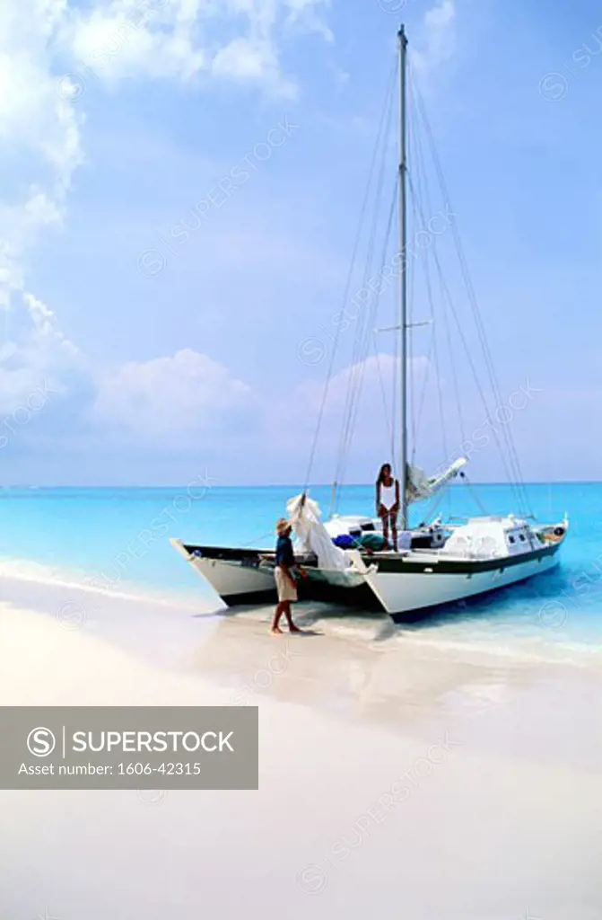 Turks et Caicos archipelago, arrival in Pine Cay island with a catamaran