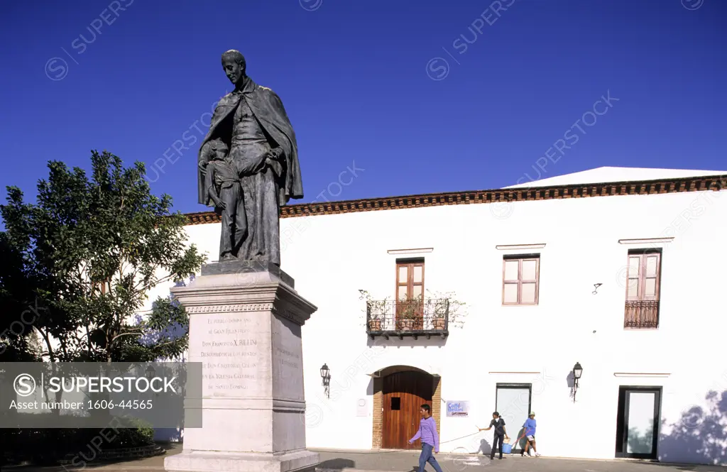 Dominican Republic, old colonial city of Santo Domingo, Saint François of Bellini statue on Bellini square