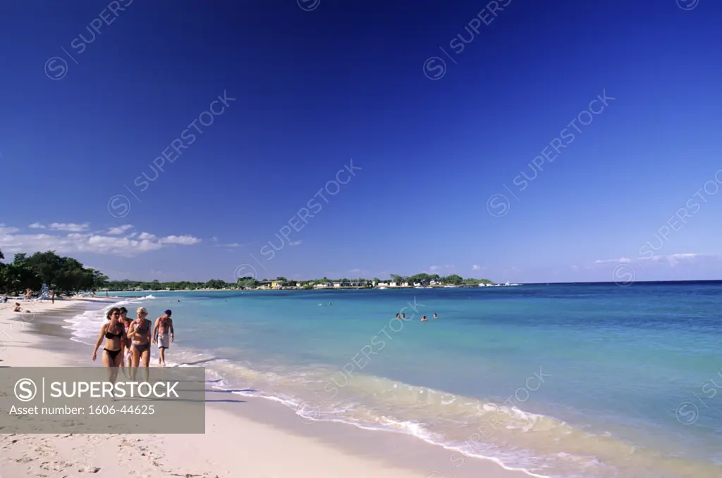 Cuba, Holguin region, tourist on Guadalavaca beach