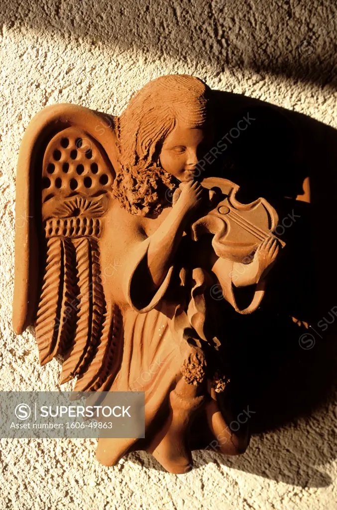 Mexico, Guerrero state, Zihuatanejo village, the Casa Que Canta (charming hotel), littke angel statue