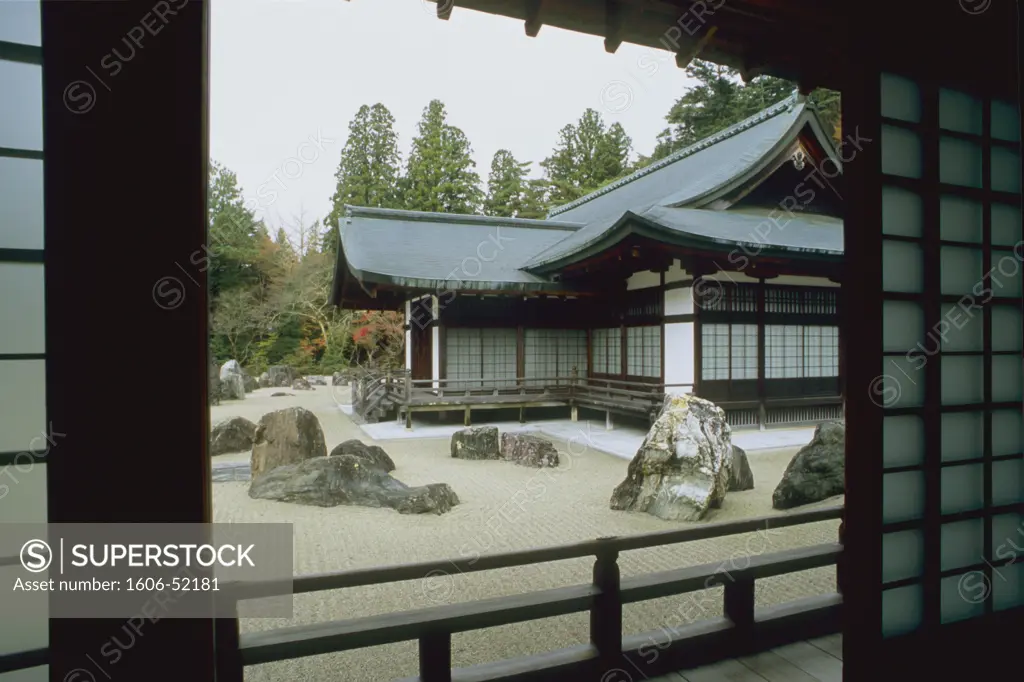 Japan, Kansai, Koya-san, Kongobu-ji buddhist temple, garden