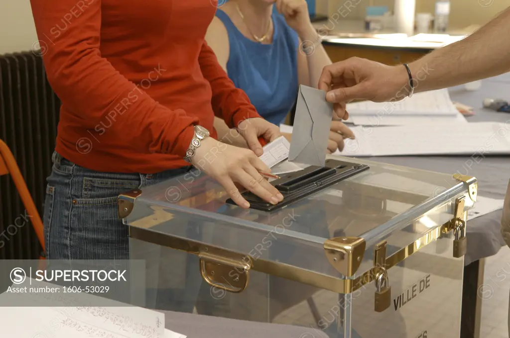 France, Pays de la Loire, Loire-Atlantique, Nantes, polling station (2007 presidential election)